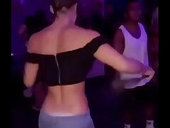 chica sexy bailando