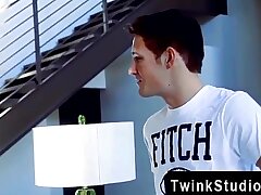 Gay movie of It'_s a classic porno scene: a steamy pizza delivery guy,