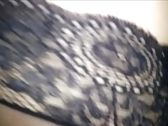 Minha esposa de lingerie preta e o seu belo rabo.