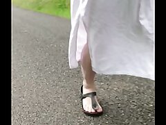 Morgendlicher Spaziergang im wei&szlig_en Kaftan