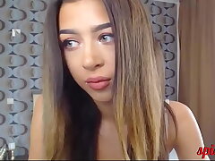 Super Cute Cam Babe