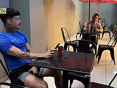 DEVOLVEU O CELULAR E FOI PAGO COM FODA